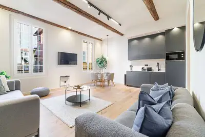 Image de Magnifique 3 pièces rénové • Clim • En plein cœur du Vieux-Nice