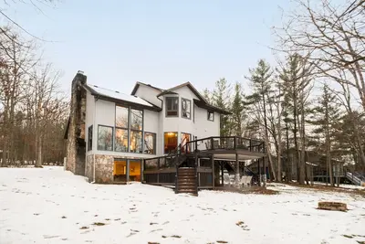 Image de Lakefront w Dock, Flat Yard, Game Room