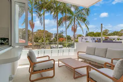 Image de Sage on Simpson - Luxury Kirra Beachside - Min. 3 Night Stays - Linen Provided