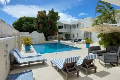 Image de Just minutes away from beautiful beaches and regular local transport, perfect!