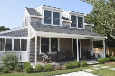 Image de Renovated Surfside Cottage!