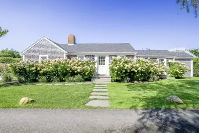 Image de Modern Brant Point Retreat