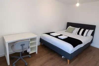 Image de Supremely Posh 2-Bed Flat in Dartford • Modern Upgrades, Parking, Balcony & WiFi