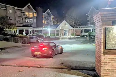 Image de Adult-oriented (55+) 2-bedroom 30 minutes from Skytrain to Vancouver