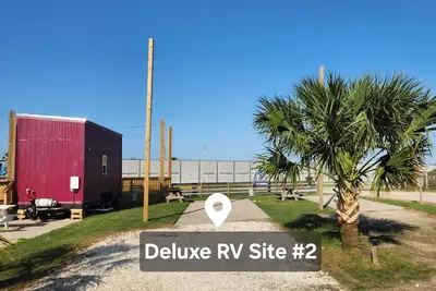 Image de Private Deluxe Rv Site #2 - Rv Parking only- no accommodations