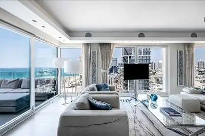 Royal Beach Hotel - Floor 14