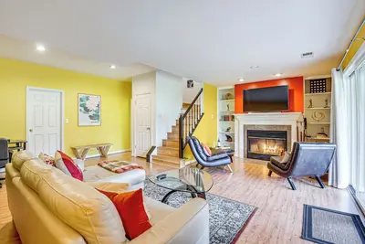 Image de 1 Mi to Centennial Park: Gem w/ Golf Course Views