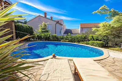 Image de Bel appartement à Banjol avec piscine