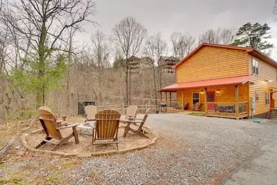 Image de New Amazing View Cabin, 5 miles to Dollywood, 12 miles to Smokies, Sleeps 9