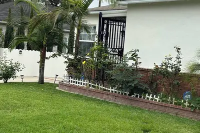 Image de Beautiful 3-bedroom building with Ac in friendly Inglewood