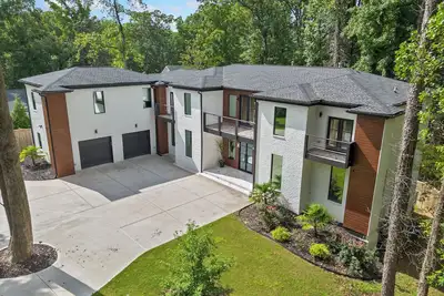 Image de Buckhead Modern Tropical Estate