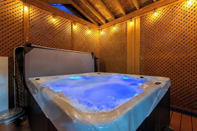 Image de Hot tub, Sleeps 11, Near Dollywood, Pet-friendly