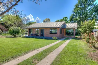 Bright at Home - perfect location!