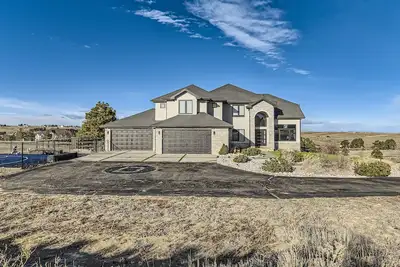 Image de Spacious 6-bedroom villa in peaceful Parker with Ac and gym