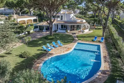 Image de Great location, private pool, Bbq and close to restaurants and the beach