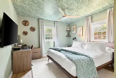 Image de Palm House • Cozy Retreat • Close to Everything