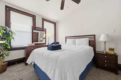 Comfortable Apartment - 2 Bedroom Easy City Access