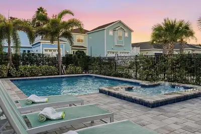 Spacious home w/pool, game room & cinema