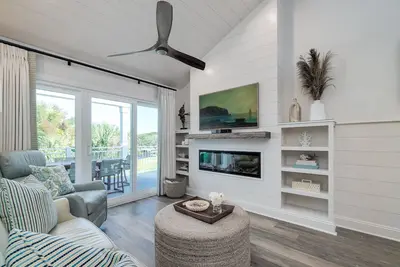 Second Floor 2br/2ba! Sensational golf and lagoon views! Amenity access included!