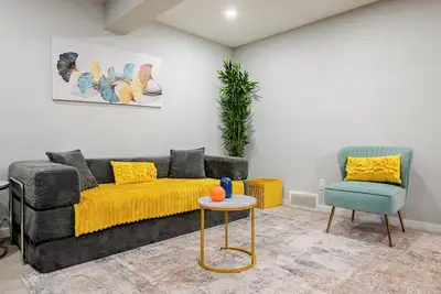 Image de Modern 1br Yyc Suite • Sleeps 4 • Near Calgary Airport