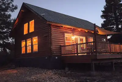 Image de Nuthatch Cabin:  A cozy, peaceful cabin bordering Zion National Park