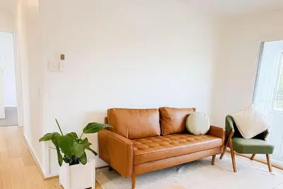 Image de Retro-Style Golden Beach Home | 100m to Beach