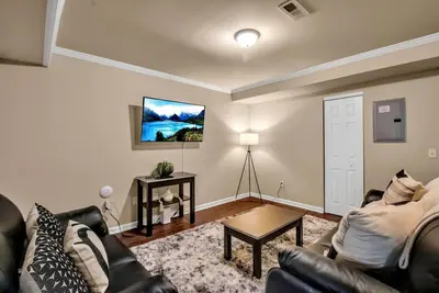 Image de Spacious 3 bed/3 bath  Apartment No stairs