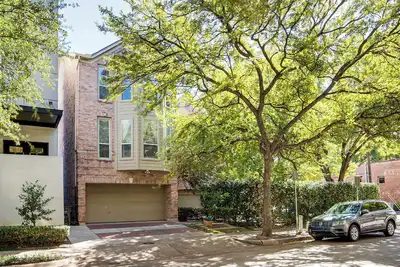 Image de Uptown Dallas Group Getaway Near Art, Eats & More!