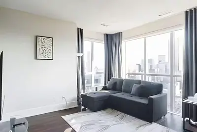Image de RivetStays | The Atmos Panoramic Suite – 1 Bedroom Condo