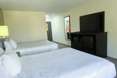 Image de Peaceful Two-Queen Retreat | Rome Stay Close to Dining & Local Activities