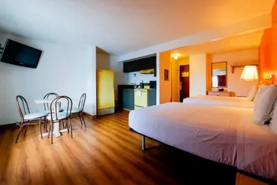 Image de 2 Hermiston Rooms for Families Traveling Together - Near Downtown Central Spot