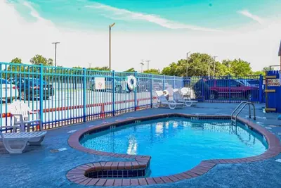 Image de Value Stay! | Two Beds | Near Cultural Irving Arts Center | Seasonal Pool