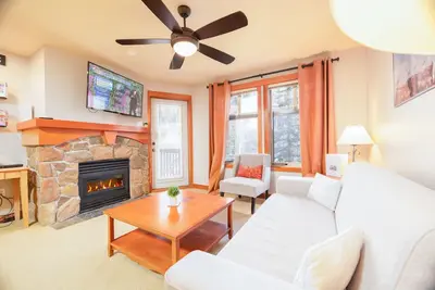 Image de Powder Stash by Cottonwood Lodging