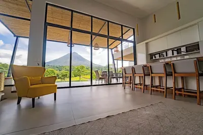 Image de Luxury new villa with volcano view, Ac, pool, jacuzzi, firepit, laundry, private