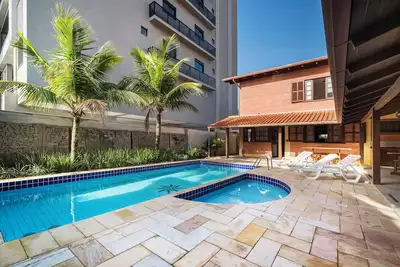 Image de Beautiful 5-bedroom house with heated pool and barbecue, 100m from the sea.