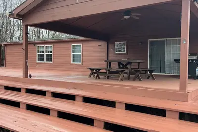 Image de 4-bedroom cabin with cozy vibes