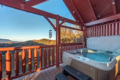 Image de *1bd+Loft Cabin w/ Pool Access | Hot Tub + Views*