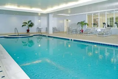 Image de 2 Units | Indoor Pool | Pet-Friendly | Downtown Staunton Stay