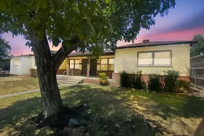 Image de Pleasant 2-bedroom duplex in charming Modesto