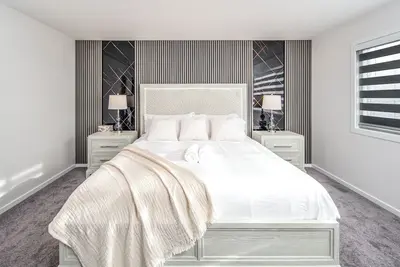 Image de ✈️Near Airport | New Built | 6 Beds | Garage | Ac