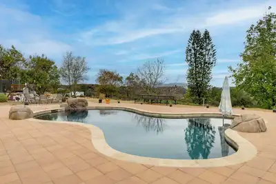 Image de Near Hiking Trails! Luxe Family Home in Lakeside