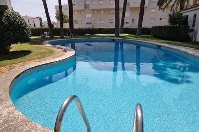 Image de Appartement à 300m de la plage avec piscine commune à L'Escala