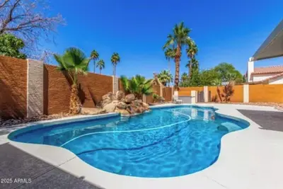 Image de Mesa Oasis with Heated Pool and Theater-Style Media Room