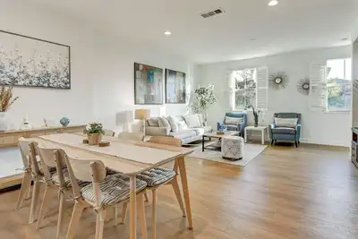 Image de Beautiful NewBuilt 4Bedrooms 4Bathrooms 2Car Garage Mins to Knott’s & Disneyland