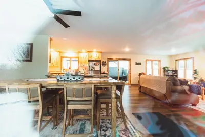 Image de Serene Ranch House: Views & Hot Tub! Family Friendly