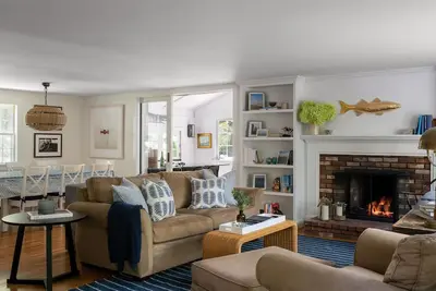 Image de Beautiful Cotuit Home w/Amazing Pool, near Beaches