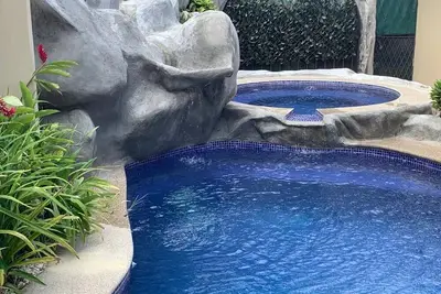 Image de Spacious 8-bedroom Villa, Pool, Jacuzzi additional, A/C, Airport