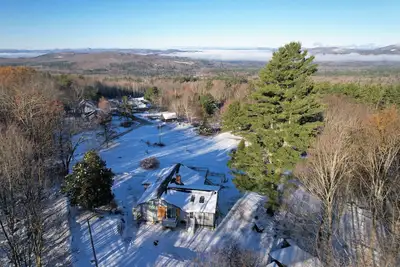 Image de 2t Bethlehem Retreat with Stunning Sunset Views in the Heart of the White Mountains
