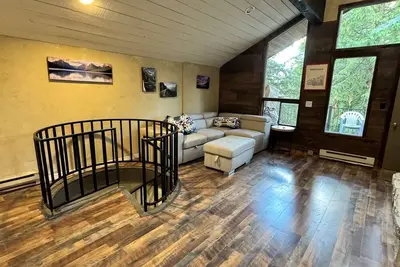 Image de Three Kings Chalet • 3 King Beds • Fireplace • Near Whitefish Mountain Resort