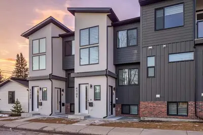 Image de Free Parking • 3 King Beds • Desk• Ac • Primary Tv